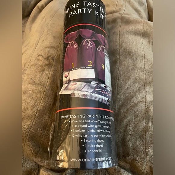 *New*  Unopened Wine Tasting Party Kit - Picture 3 of 5
